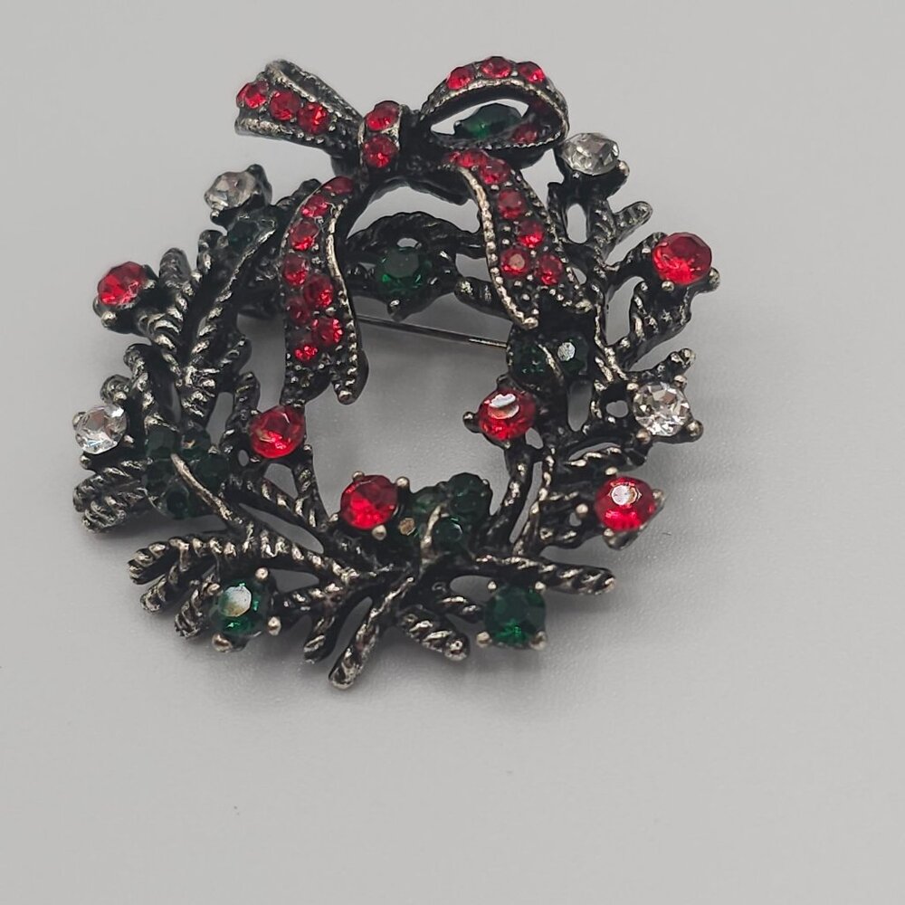 VTG Christmas Brooch 2PC Set Dark Silver Tone Red Green Tree Wreath Holiday Joy - Picture 6 of 16